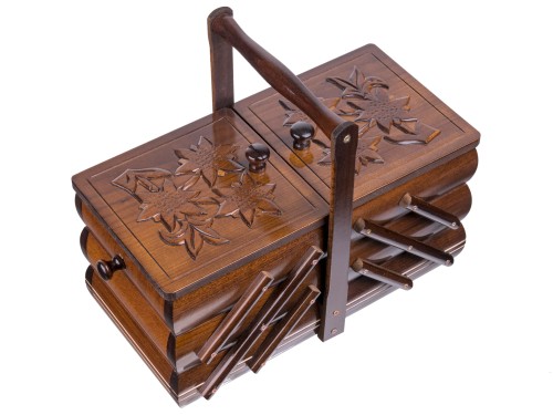 Niciarka drewniana,  skrzynka na nici rzeźbiona  liście ciemna XL